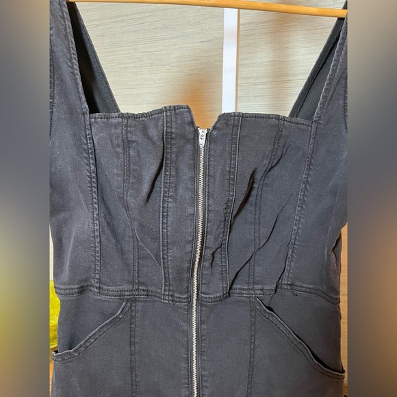 We The Free • CRVY Selena Slim Leg One-Piece Denim Romper Jumpsuit Black Large - Picture 5 of 9